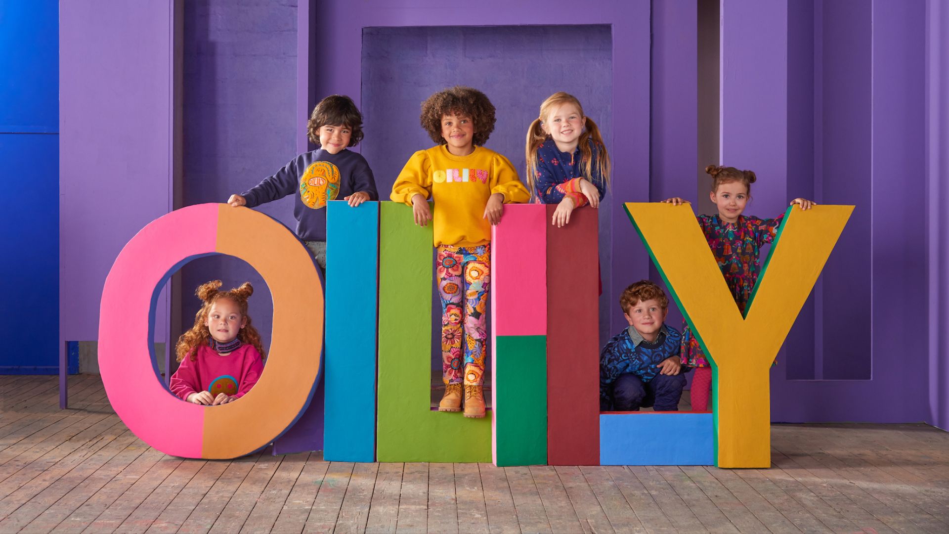 OILILY Winkel -OILILY Winkel Brown and Beige Minimalist Natural Skincare Product Presentation 10